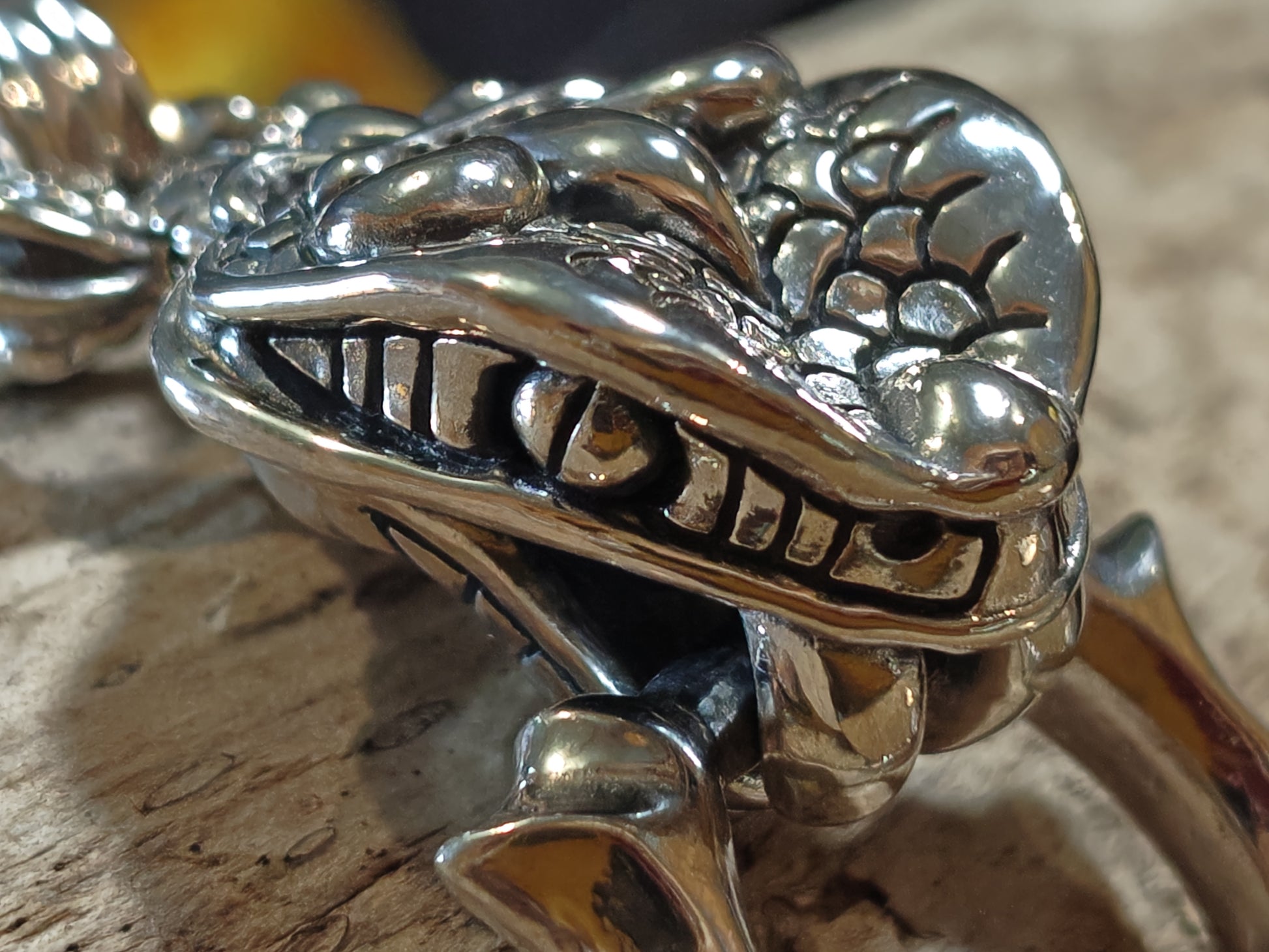 FORTUNE KNOCKER-Fleur Viper