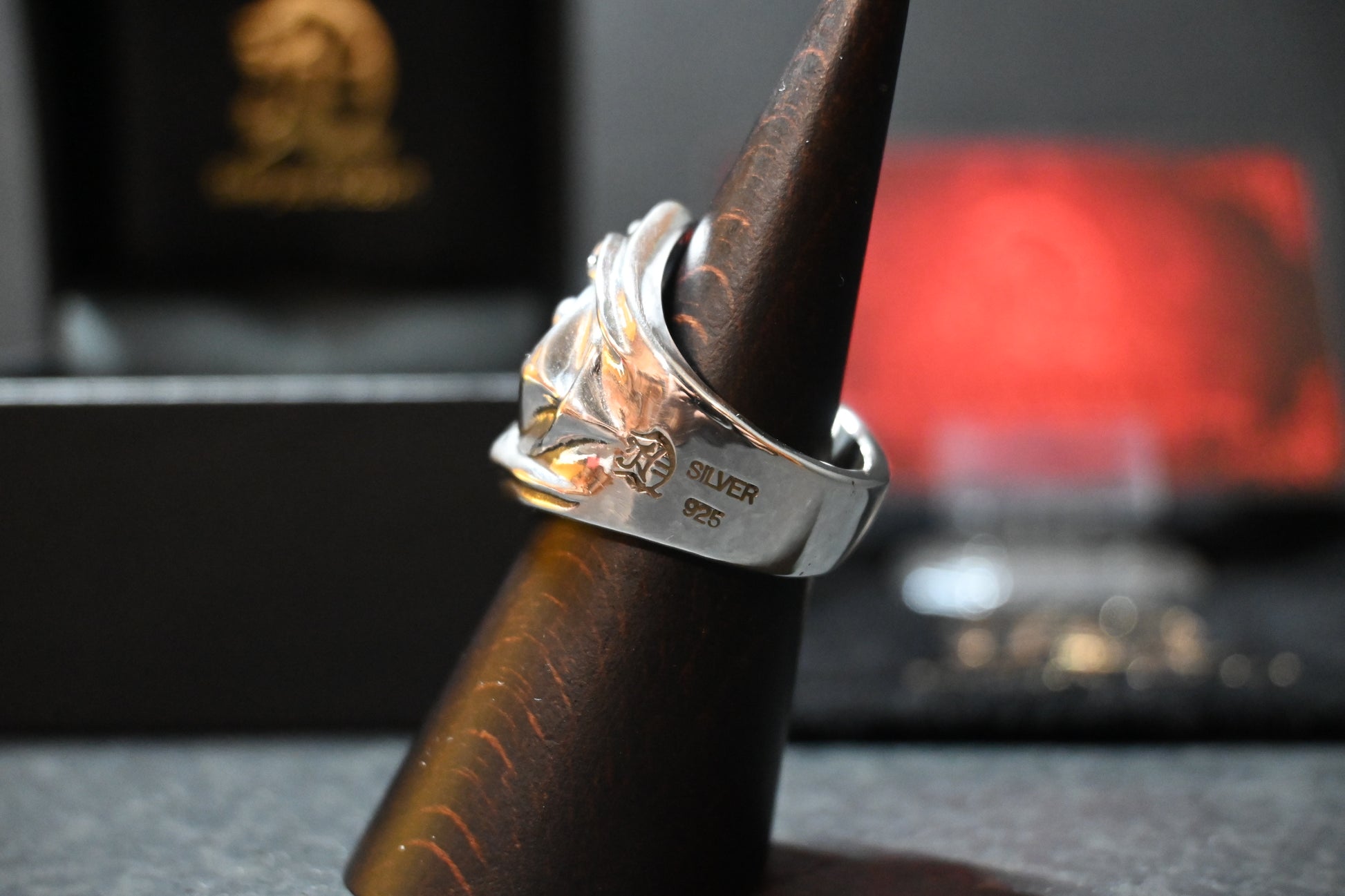Emblem Ring-Fleur
