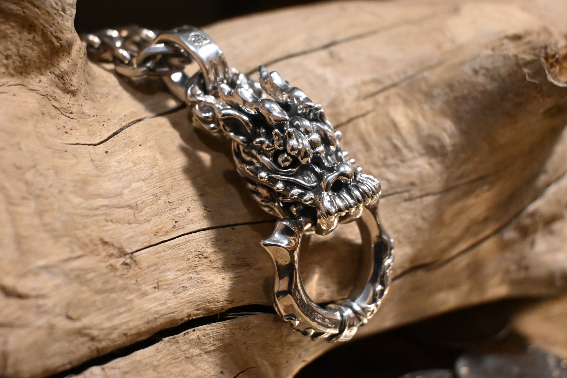 FORTUNE KNOCKER-The Dragon