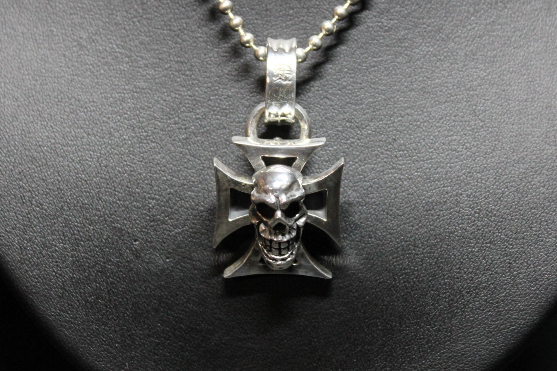 Coat of Arms : Iron Standard (All Sterling Silver)