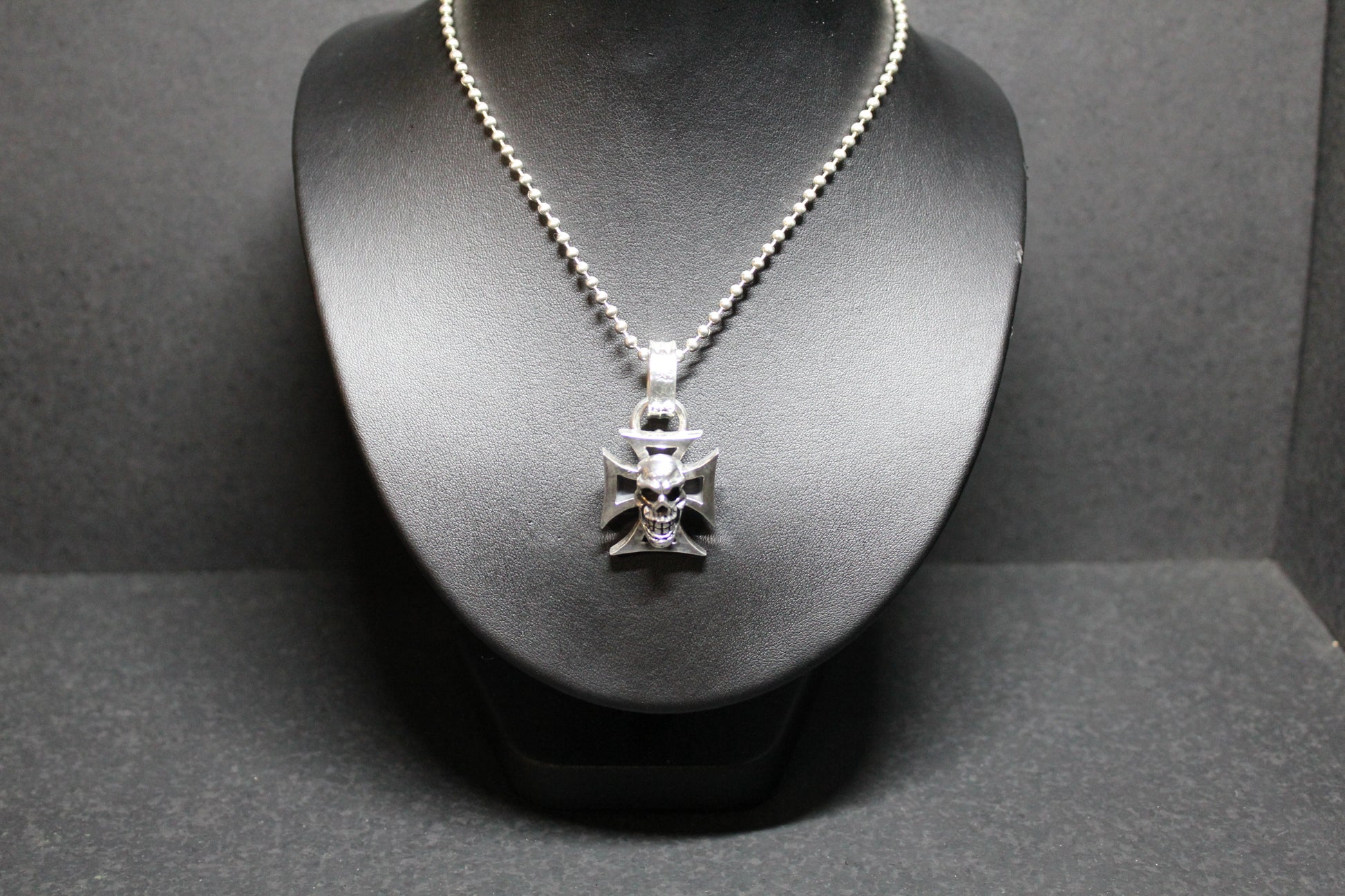 Coat of Arms : Iron Standard (All Sterling Silver)