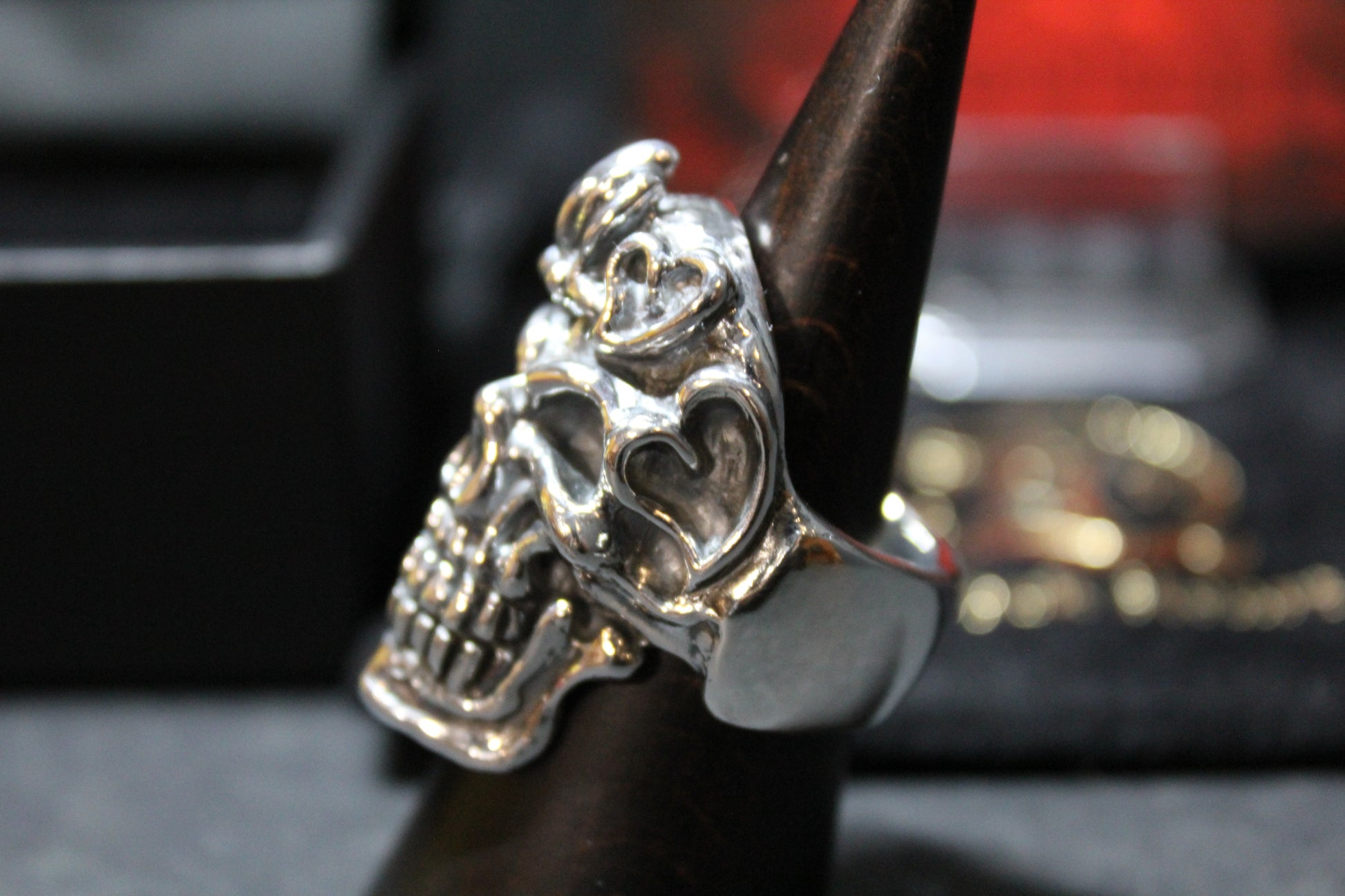 Queen of Hearts Skull (Judith)