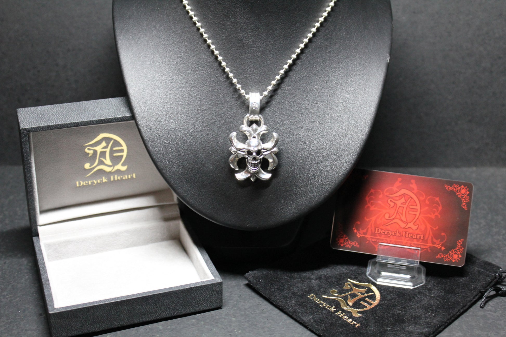 Coat of Arms : Omen Banner (All Sterling Silver)