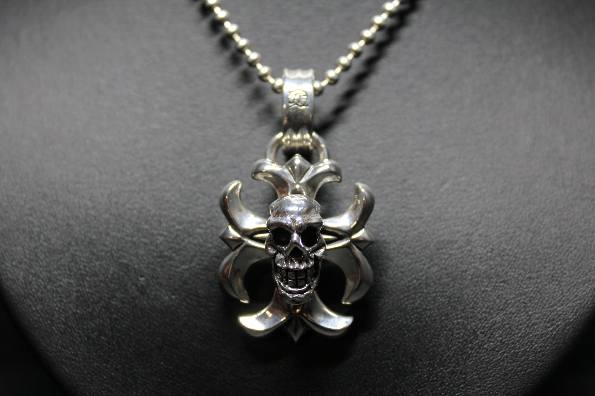 Coat of Arms : Omen Banner (All Sterling Silver)