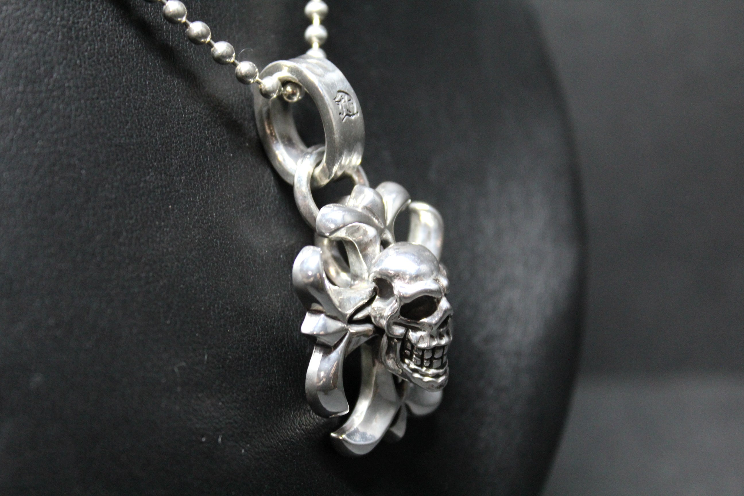 Coat of Arms : Omen Banner (All Sterling Silver)