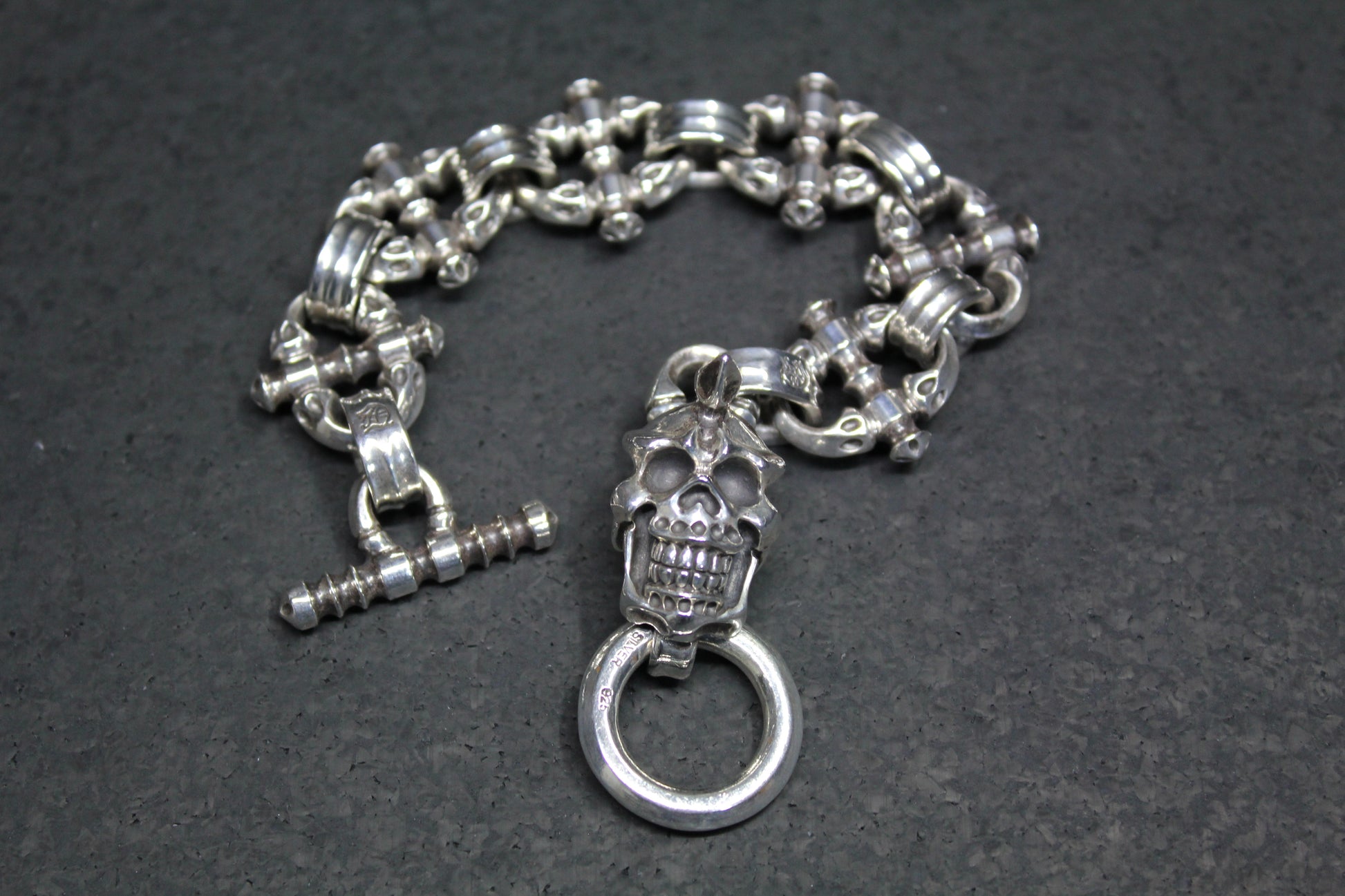 Warden Skull-Lock