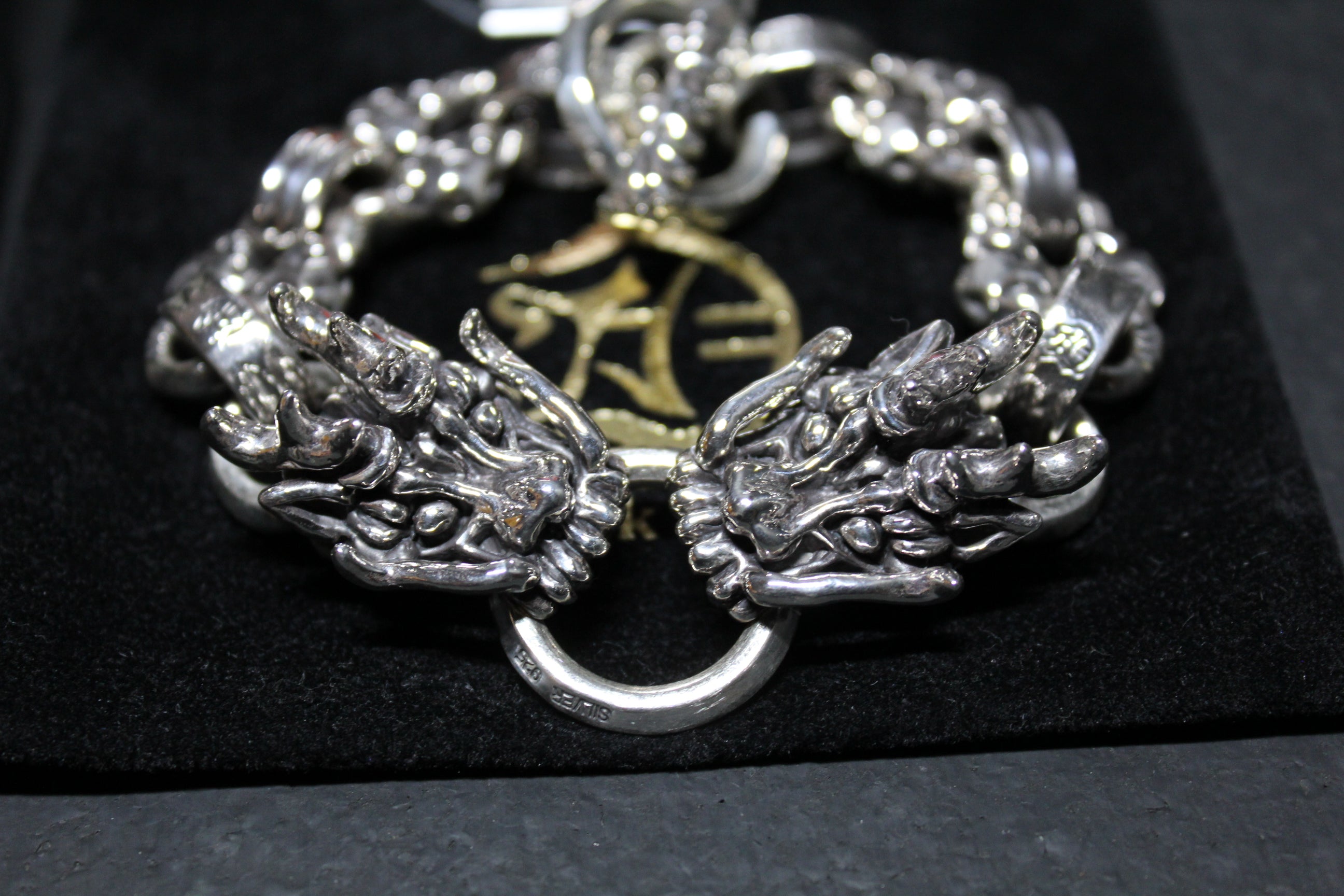 Dragon Head-Twin Lock